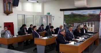 Vereadores protestam contra aumento de tarifa de água e cobram da Vale solução para o suprimento na cidade