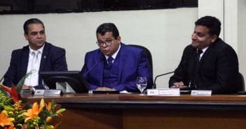 “É uma vergonha”, disse Noronha ao criticar a ausência do poder executivo em sua posse na presidência da Câmara