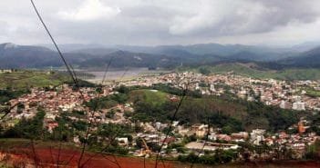 Quedas de energia prejudicam abastecimento na cidade e moradores reclamam da qualidade da água