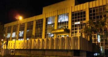 Eles querem ocupar a principal cadeira do Paço Municipal Juscelino Kubitschek enquanto essas luzes não se apagam