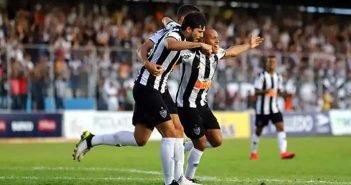 Com ajuda da arbitragem, Atlético vence a URT e tem grandes desafios pela frente