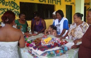Moradores do rio Tanque aprendem a caminhar com as próprias pernas