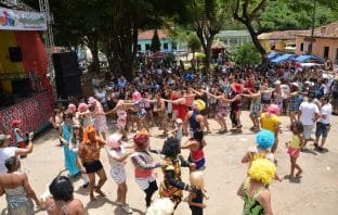 Itabira não tem carnaval, mas Ipoema promete animar a festa momesca com blocos, Ecofolia e mergulho nas cachoeiras