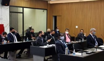 Márcio Passos, secretário de Governo, põe mais lenha na fogueira da crise entre governo e vereadores itabiranos, que teriam “sacos sem fundo”